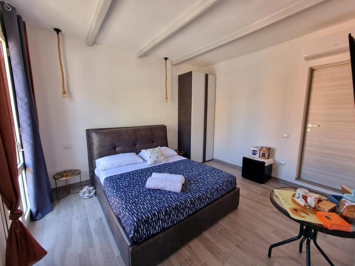 Suite Cornelia Santa Teresa Gallura Buitenkant foto